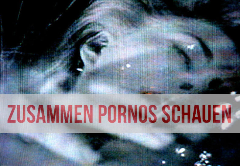 Zusammen Pornos schauen für Abwechslung beim Sex